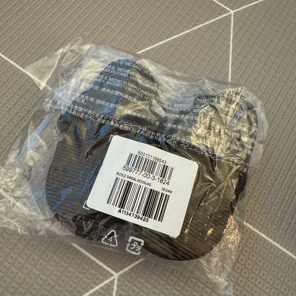 GAP Baby Boy Buckle Sandals (Navy, 18-24M) - Picture 2 of 2